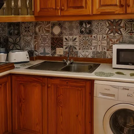 Alondras Park - Sleeps 2 - Parking - Pool 公寓 阿罗纳