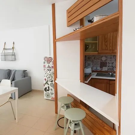 Alondras Park - Sleeps 2 - Parking - Pool 公寓 *