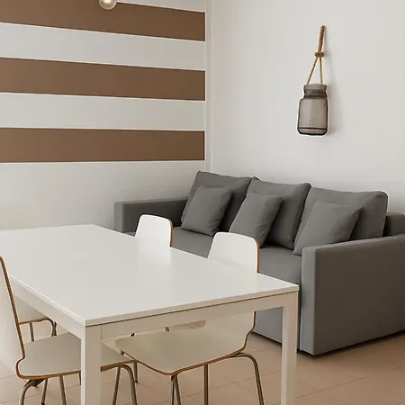 公寓 Alondras Park - Sleeps 2 - Parking - Pool 阿罗纳